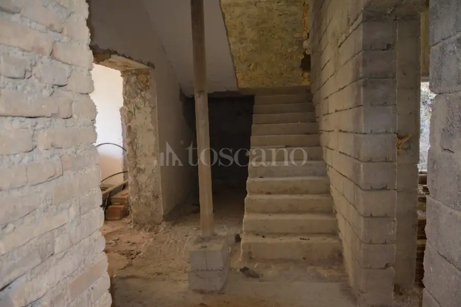 Villa in vendita di 550 mq a €600.000 (rif. 20/2024)