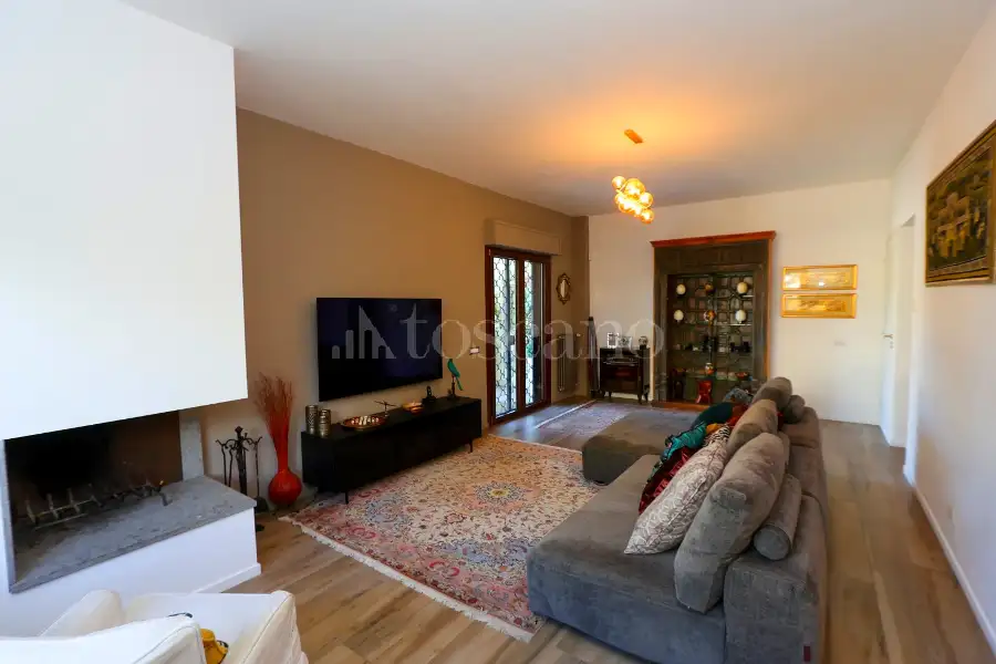 Villa Plurifamiliare in vendita di 210 mq a €675.000 (rif. 62/2026)