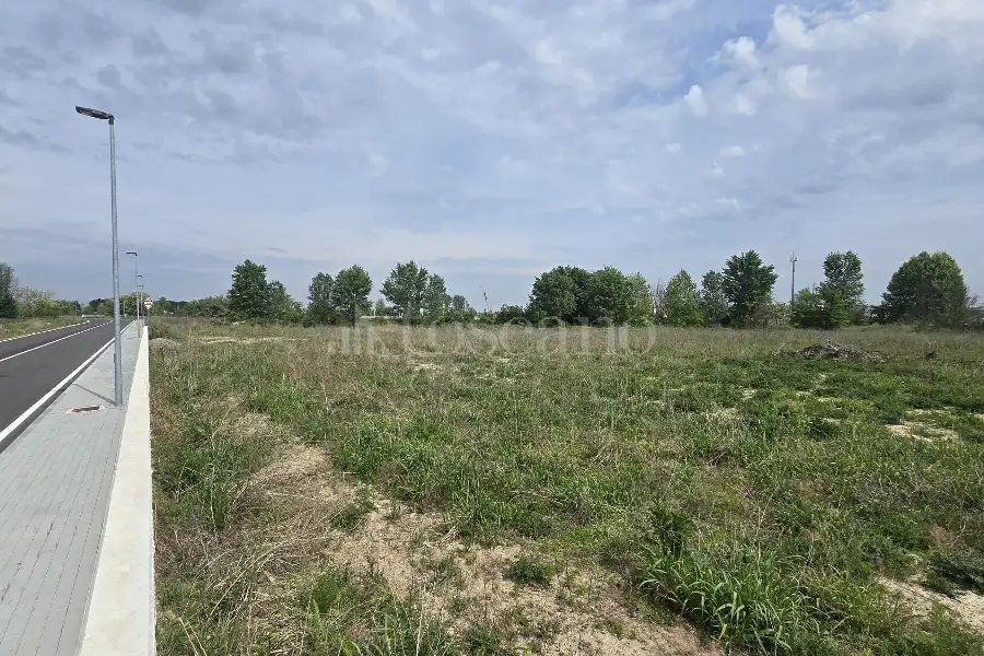 Terreno in vendita di 10000 mq a €900,000 (rif. MRE1273VE)