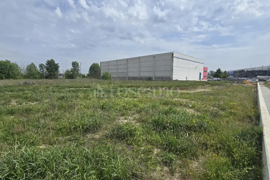 Terreno in vendita di 10000 mq a €900,000 (rif. MRE1273VE)