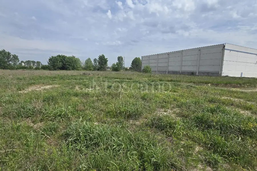 Terreno in vendita di 10000 mq a €900,000 (rif. MRE1273VE)