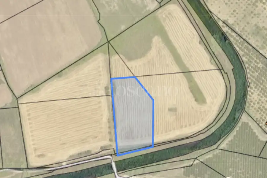 Agricolo in vendita di 9.392 mq a €20.000 (rif. 132/2026)