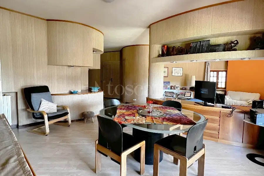 Villa in vendita di 323 mq a €795.000 (rif. 19/2026)