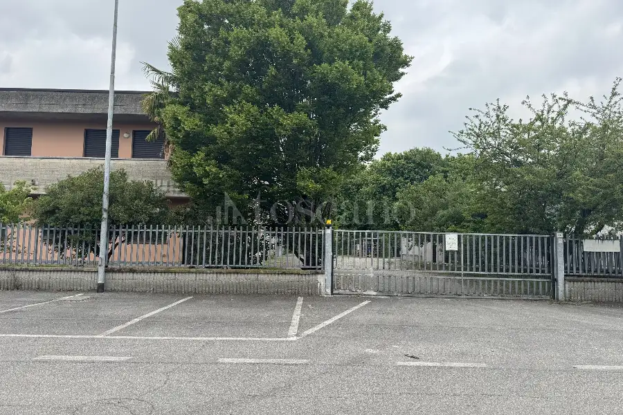 Laboratorio in vendita di 920 mq a €60,000 (rif. TS324AF)