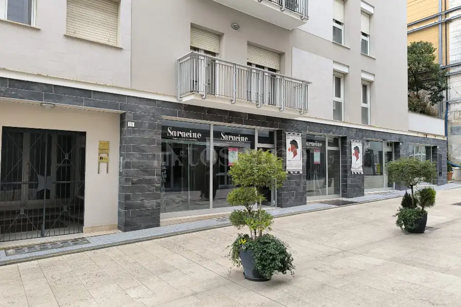 Negozio in vendita di 65 mq a €285.000 (rif. 13/2026)