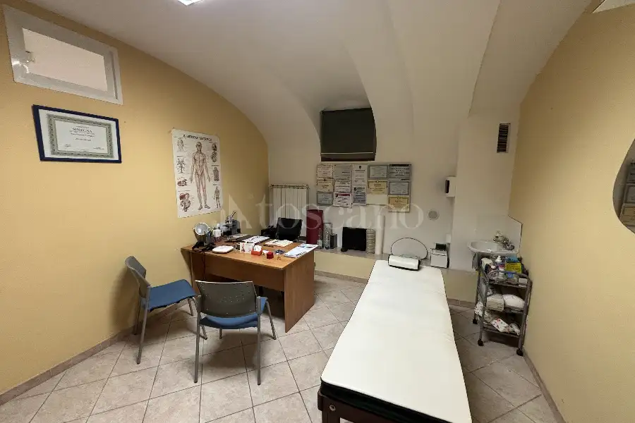 Negozio in vendita di 178 mq a €339.000 (rif. 25/2026)