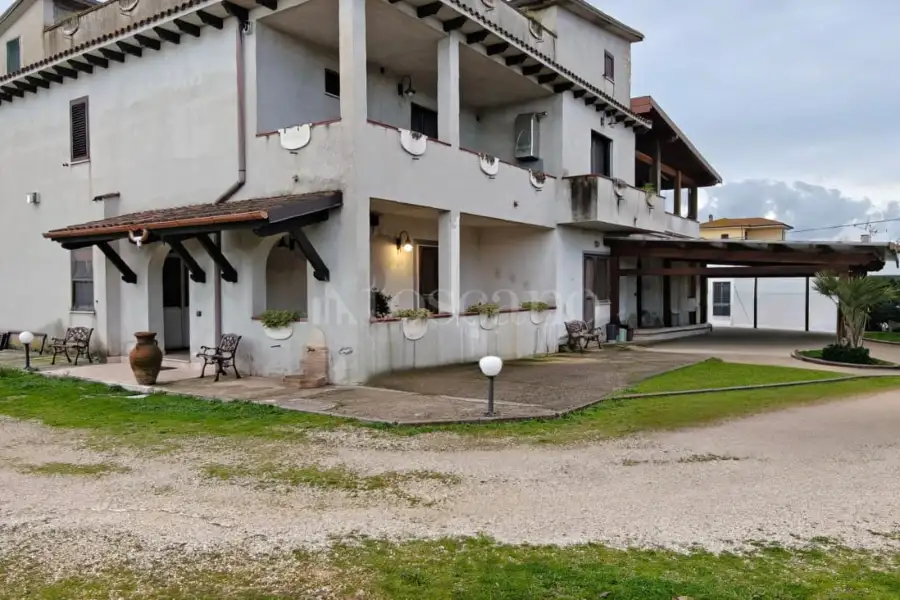 Villa in vendita di 350 mq a €570.000 (rif. 108/2025)