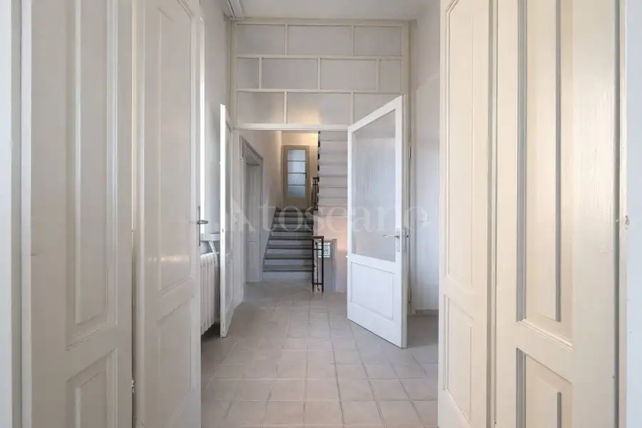 Villa in vendita di 440 mq a €469.000 (rif. 4/2026)