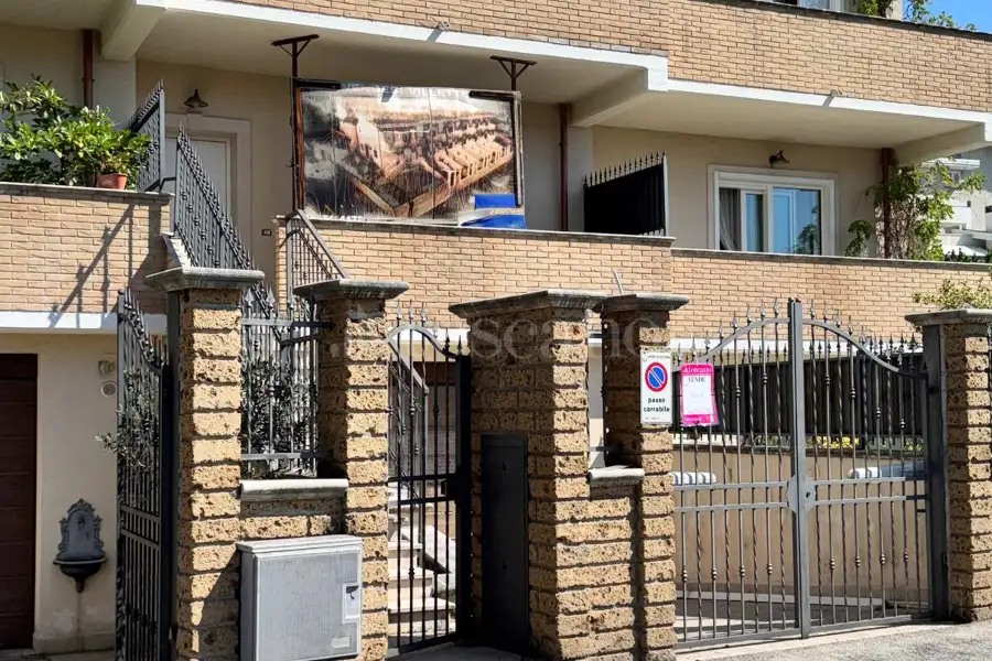 Villino a Schiera in vendita di 300 mq trattativa riservata (rif. 88/2025)