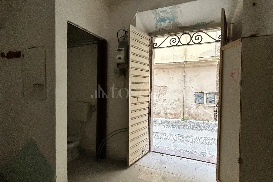 Negozio in vendita di 19 mq a €10.000 (rif. 96/2026)
