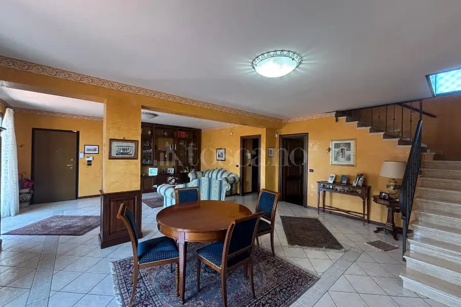 Villa in vendita di 270 mq a €490.000 (rif. 122/2026)
