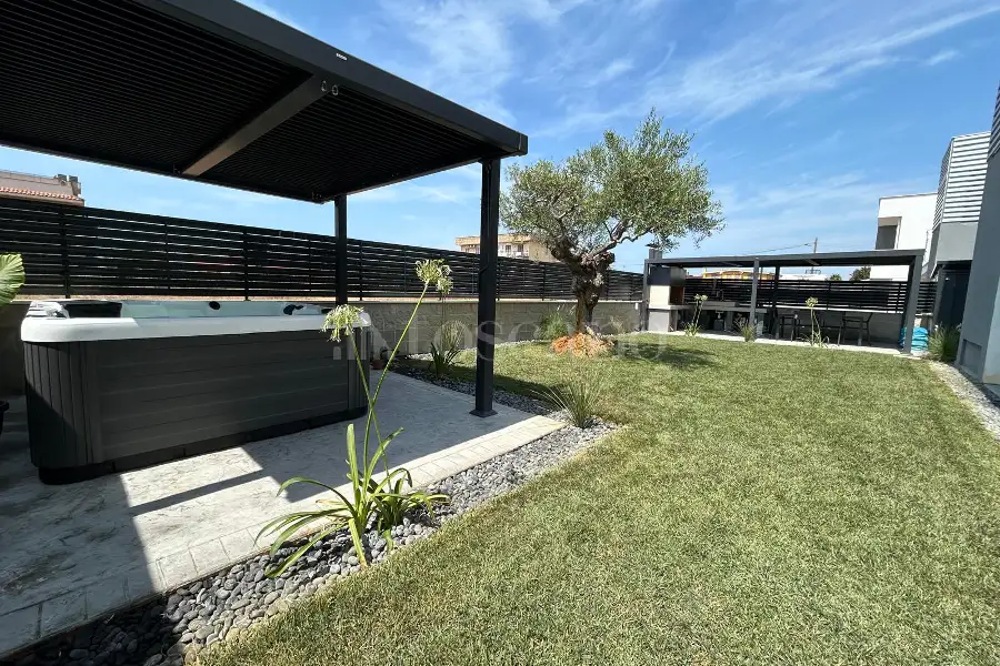 Villa in vendita di 180 mq a €599.000 (rif. 11/2026)
