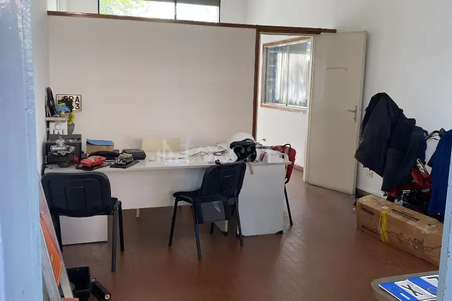 Capannone in vendita di 555 mq a €2,200 (rif. MRE4226VA)