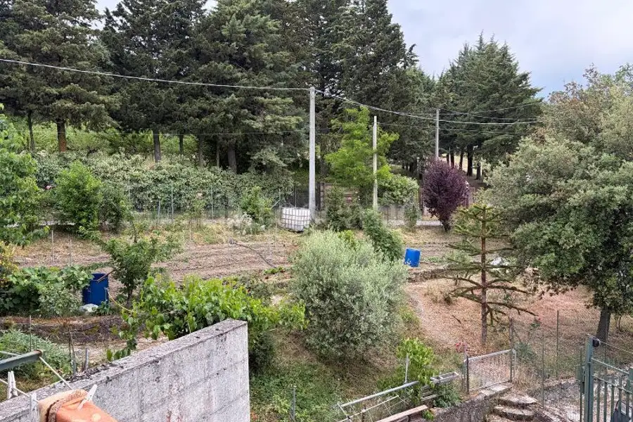 Casa Indipendente in vendita di 280 mq a €295.000 (rif. 25/2026)