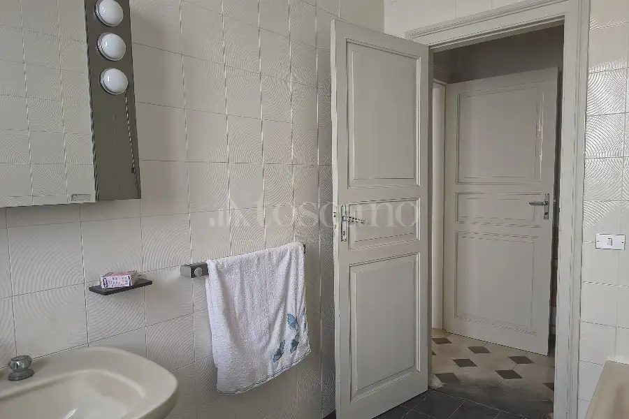 Palazzo in vendita di 585 mq a €338.000 (rif. 51/2026)