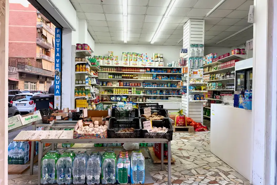 Negozio in vendita di 60 mq a €89.000 (rif. 13/2026)