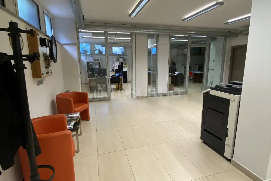 Ufficio in vendita di 500 mq a €450,000 (rif. TS0205VE)