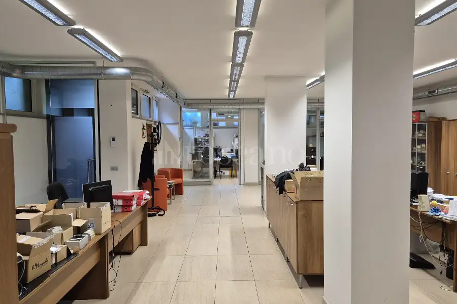 Ufficio in vendita di 500 mq a €450,000 (rif. TS0205VE)