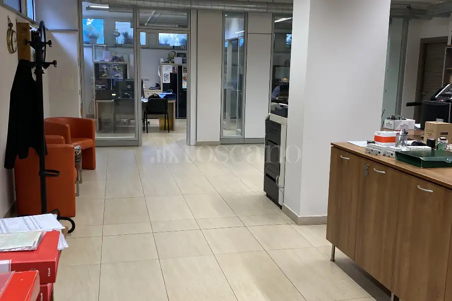 Magazzino in vendita di 500 mq a €450,000 (rif. TS0205VE.1)