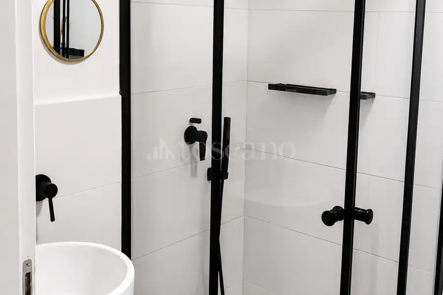 Negozio in vendita di 78 mq a €400.000 (rif. 4/2026)