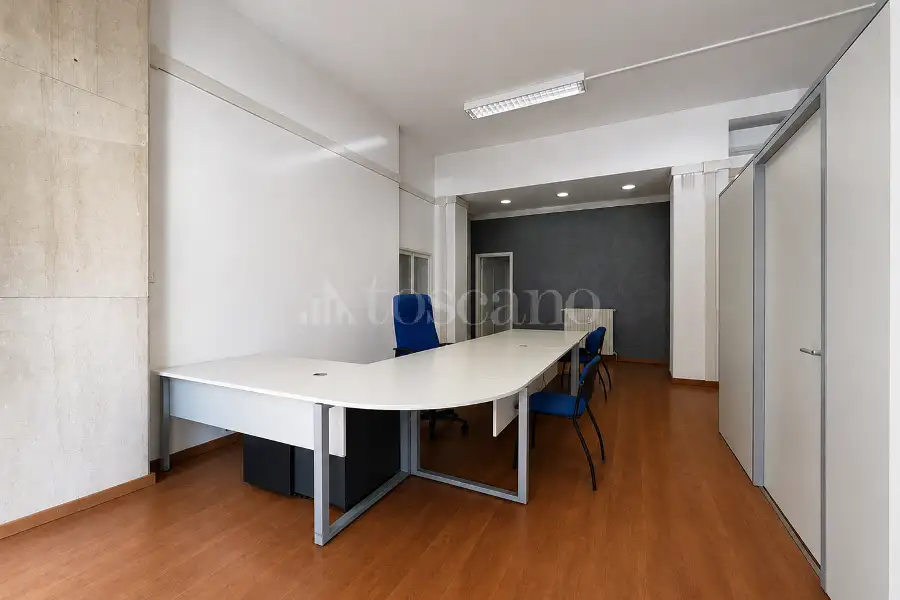 Negozio in vendita di 100 mq a €530.000 (rif. 66/2026)