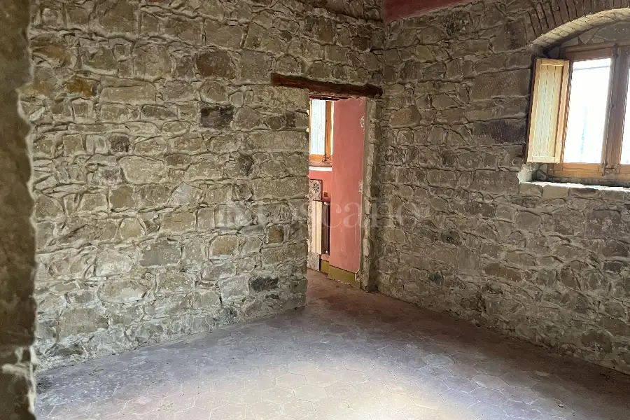 Casale in vendita di 860 mq trattativa riservata (rif. 258/2025)