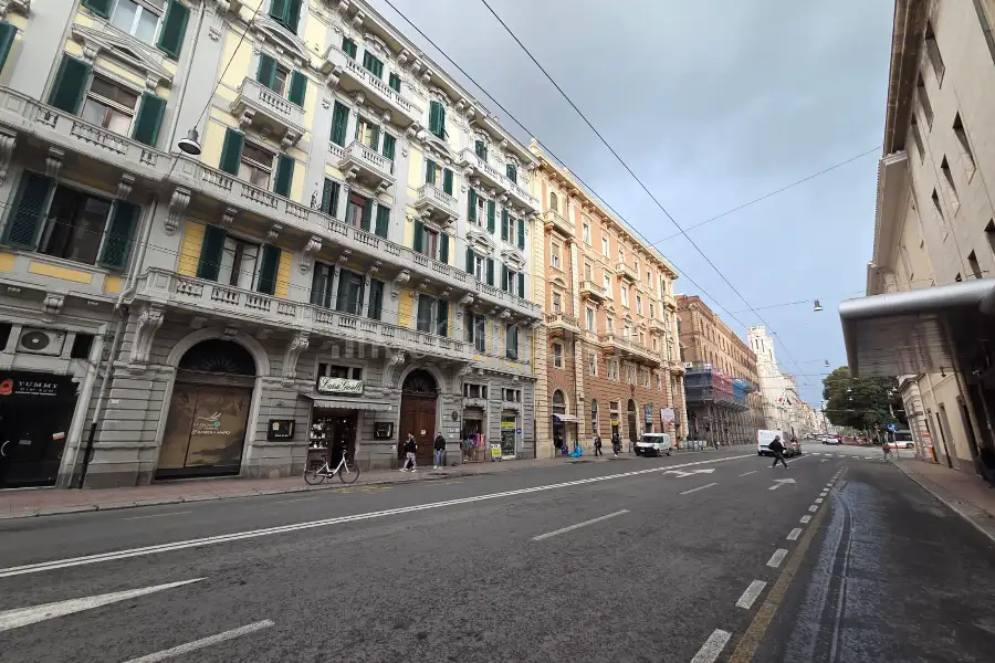 Negozio in vendita di 270 mq a €450.000 (rif. 22/2026)