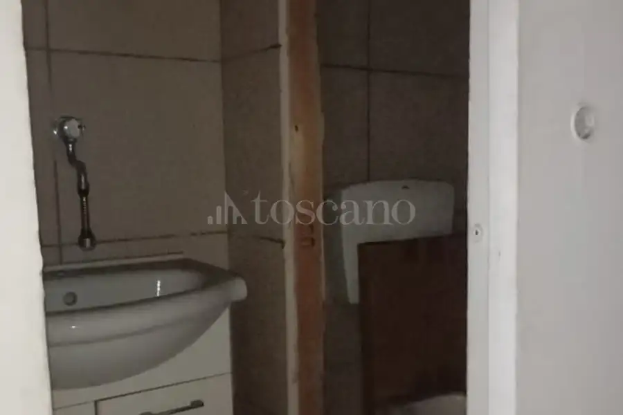 Negozio in vendita di 45 mq a €79.000 (rif. 5/2026)