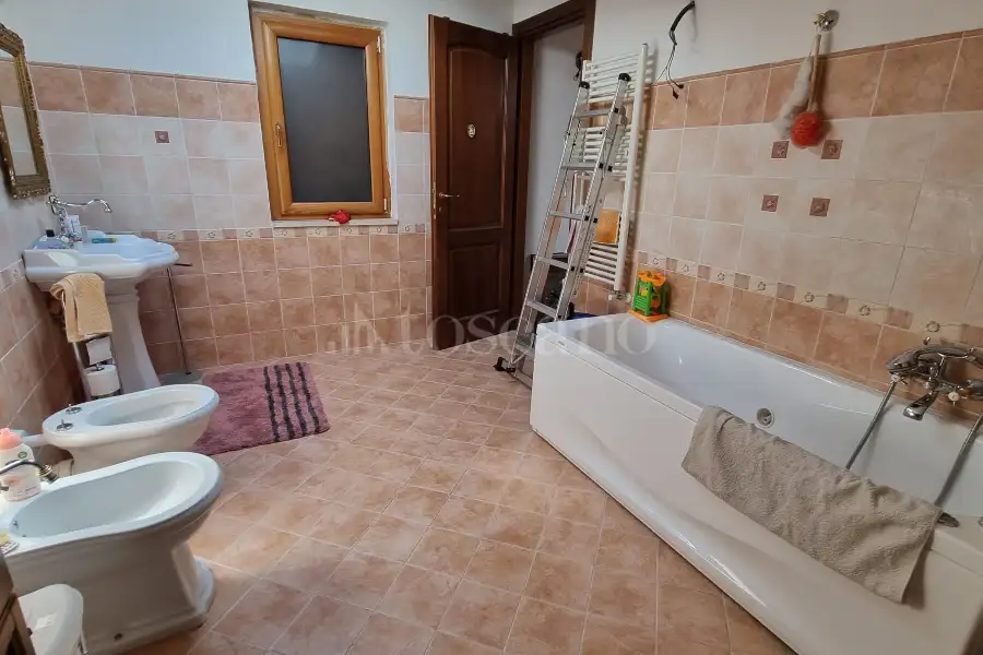 Villa in vendita di 240 mq a €450.000 (rif. 17/2026)