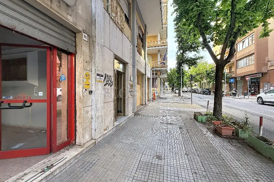 Negozio in affitto di 73 mq a €800 (rif. 114/2026)