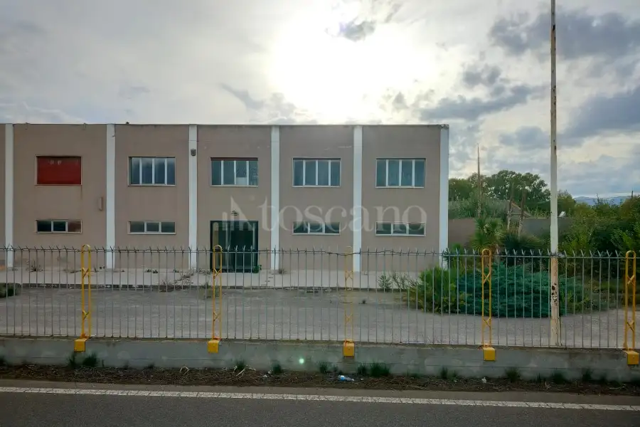 Capannone in vendita di 4.000 mq a €6.000 (rif. 88/2025)