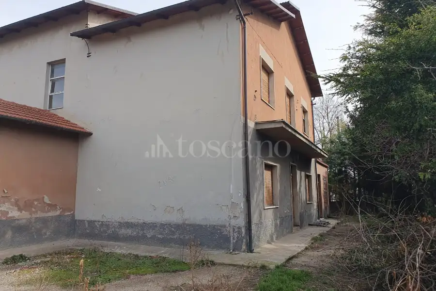 Casa Indipendente in vendita di 460 mq a €220.000 (rif. 31/2024)