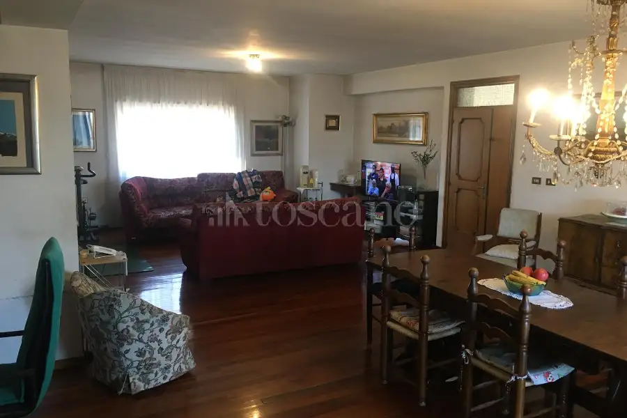 Casa in vendita di 320 mq a €350.000 (rif. 23/2026)