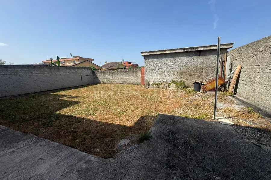 Negozio in vendita di 100 mq a €239.000 (rif. 5/2025)