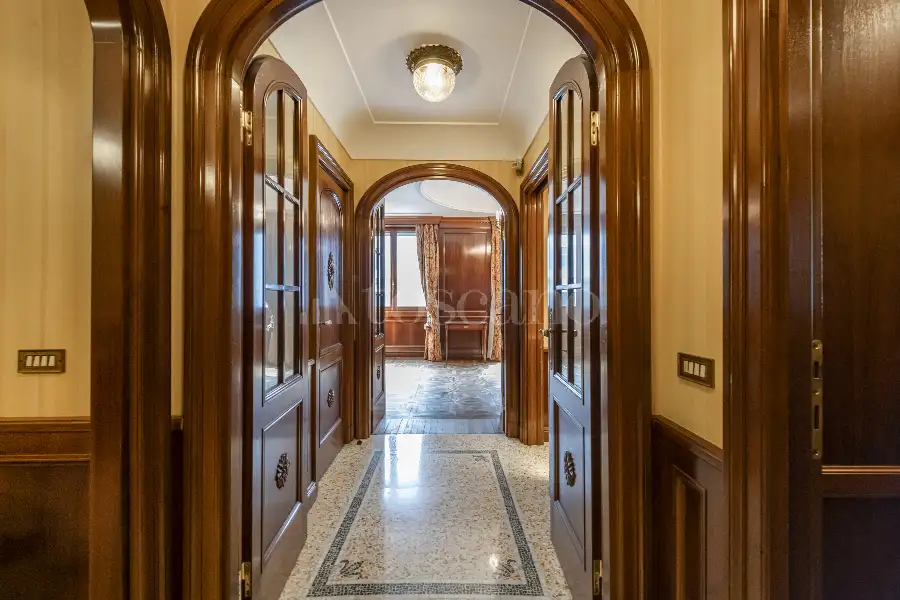 Ufficio in vendita di 200 mq a €2.300.000 (rif. 43/2026)