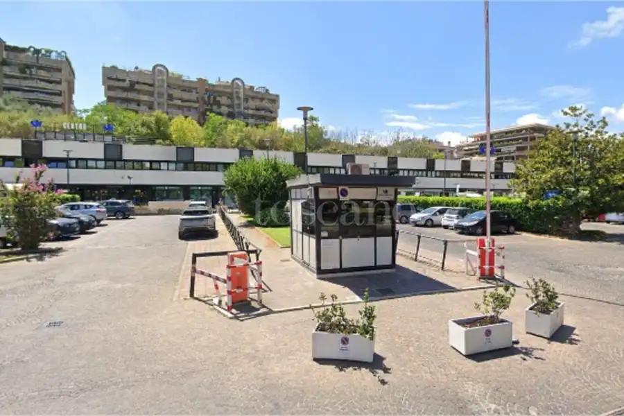 Negozio in affitto di 863 mq a €23.000 (rif. 74/2023)