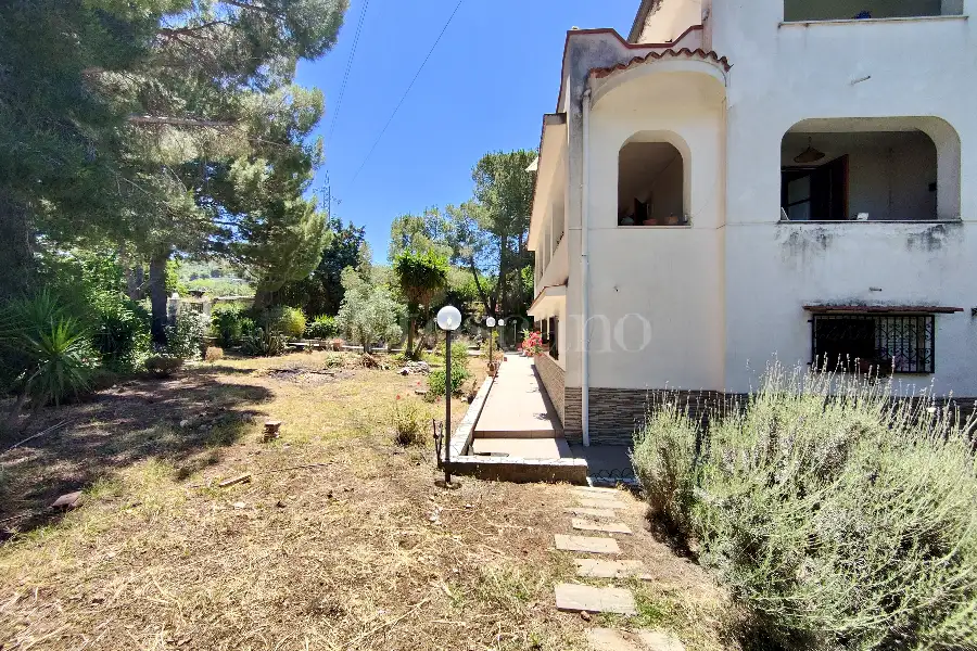 Villa in vendita di 500 mq a €255.000 (rif. 41/2026)