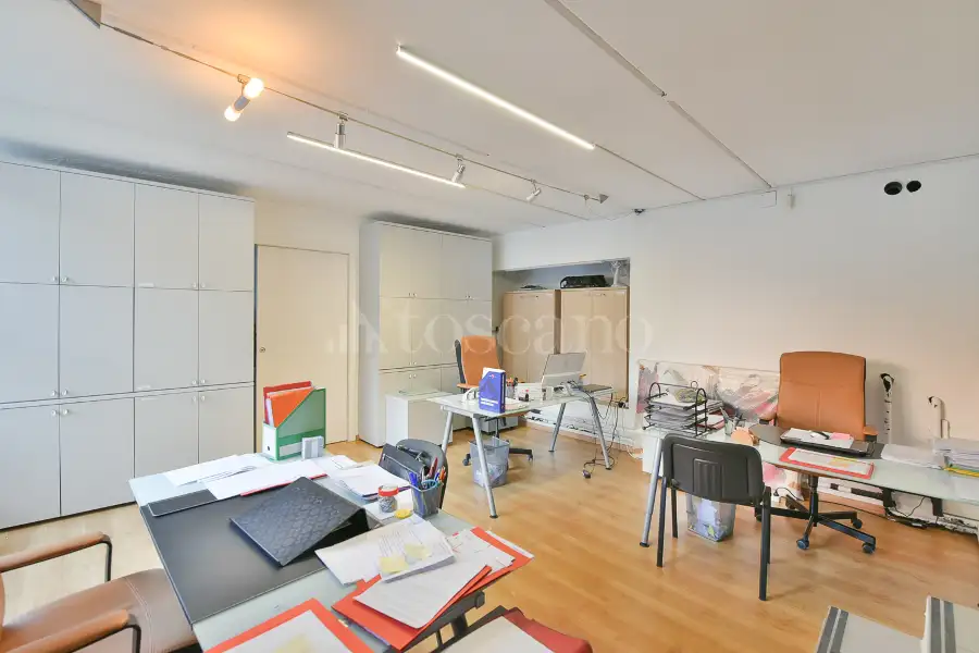 Ufficio in vendita di 220 mq a €225.000 (rif. 15/2026)