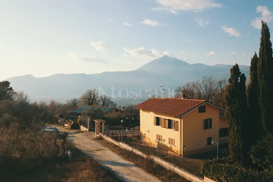 Villa in vendita di 270 mq a €255.000 (rif. 4/2026)