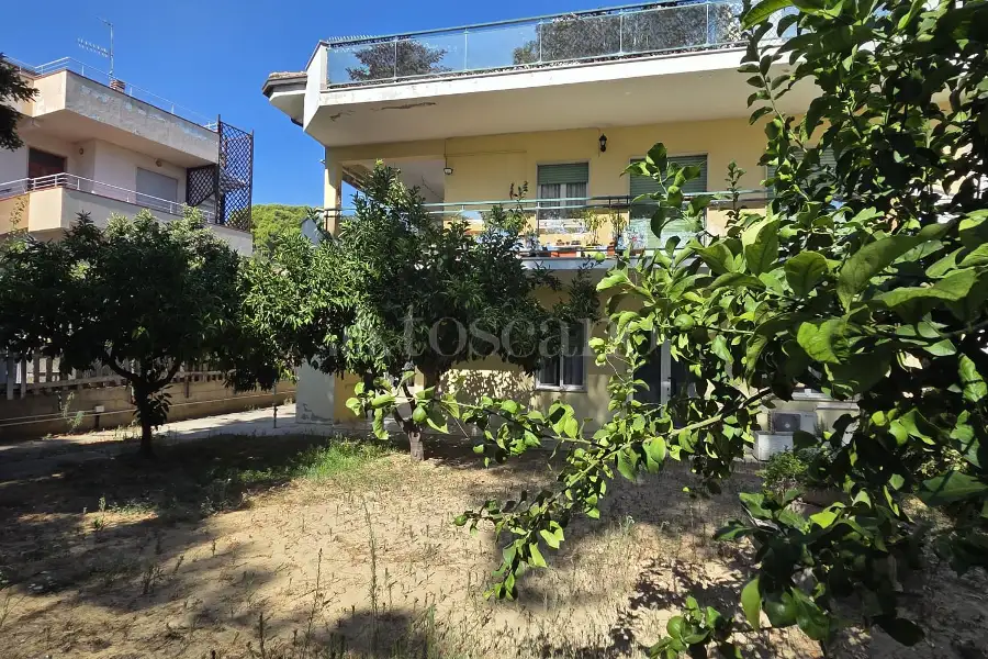 Villa Plurifamiliare in vendita di 575 mq a €580.000 (rif. 33/2026)