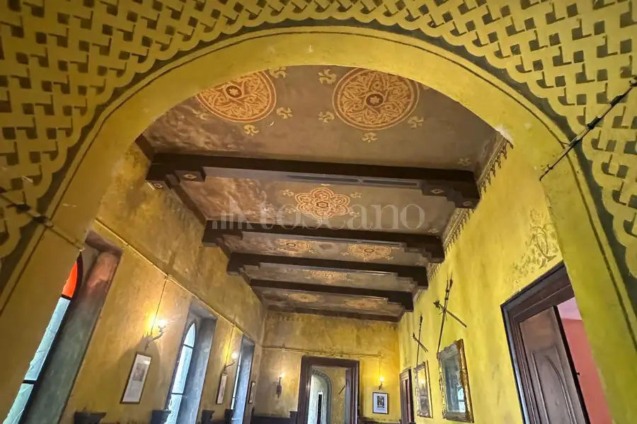 Palazzo in vendita di 3.000 mq trattativa riservata (rif. 69/2026)