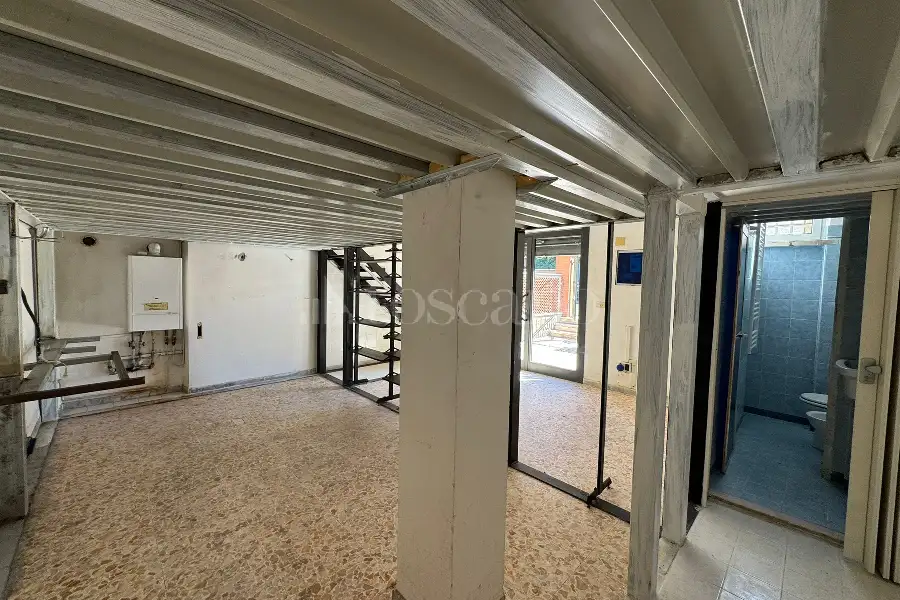 Negozio in vendita di 50 mq a €110.000 (rif. 37/2026)