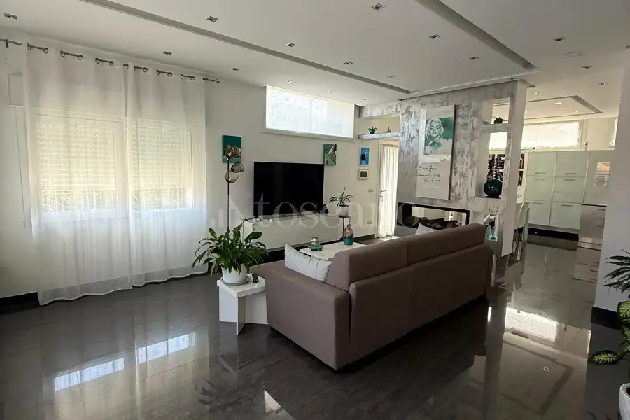 Villino a Schiera in vendita di 270 mq a €349.000 (rif. 183/2026)