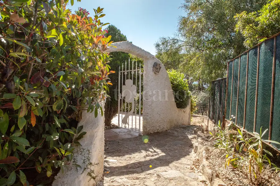 Villa in vendita di 135 mq a €700.000 (rif. 5/2026)