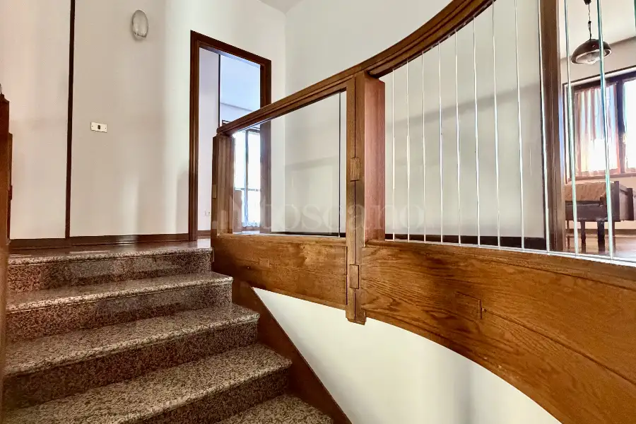 Villa in vendita di 400 mq a €870.000 (rif. 13/2026)