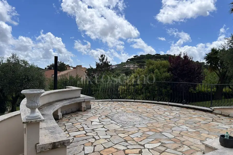 Villa in vendita di 650 mq a €998.000 (rif. 10/2024)
