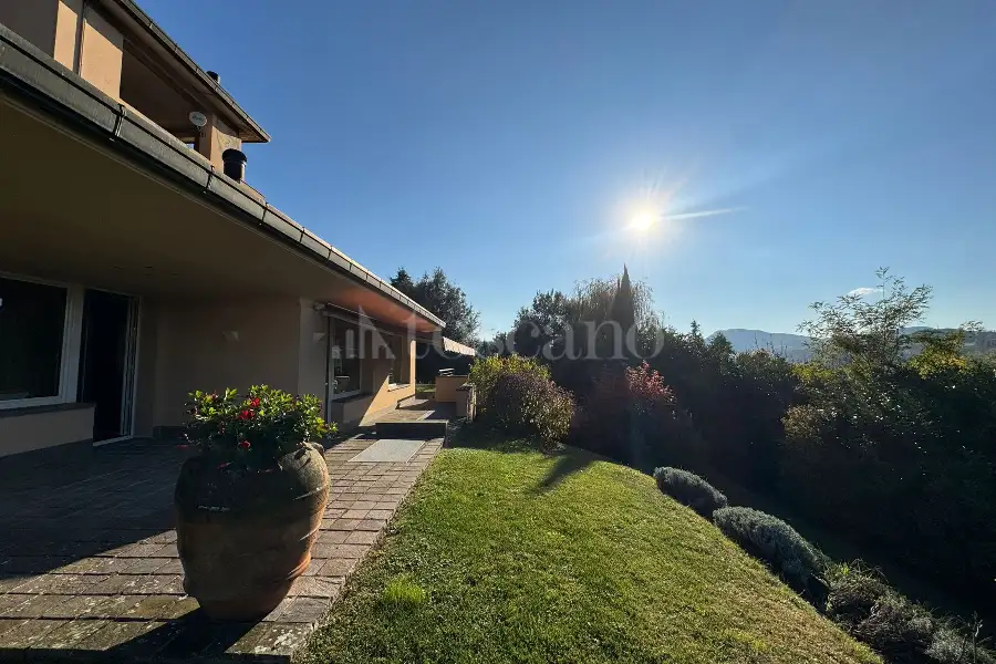Villa Bifamiliare in vendita di 350 mq a €1.150.000 (rif. 62/2025)