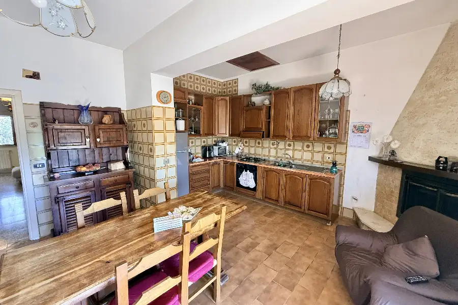 Casa Indipendente in vendita di 254 mq a €299.000 (rif. 81/2026)