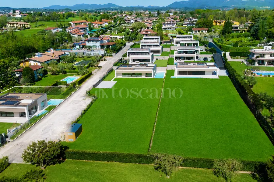 Villa in vendita di 318 mq a €1.595.000 (rif. 13/2025)