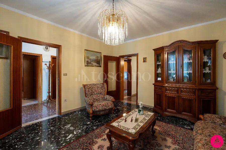 Casa Indipendente in vendita di 254 mq a €250.000 (rif. 150/2026)